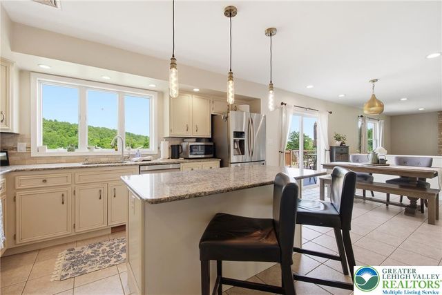115 West Butternut Road, Williams Twp, PA 18055