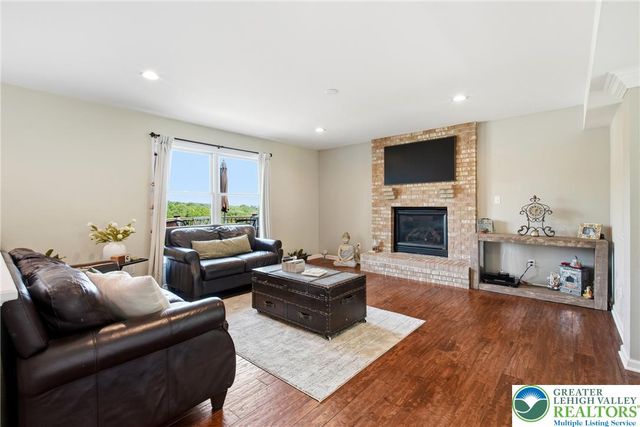 115 West Butternut Road, Williams Twp, PA 18055