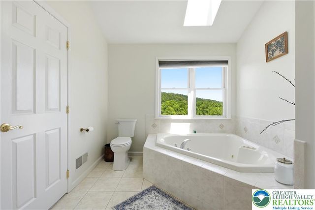115 West Butternut Road, Williams Twp, PA 18055