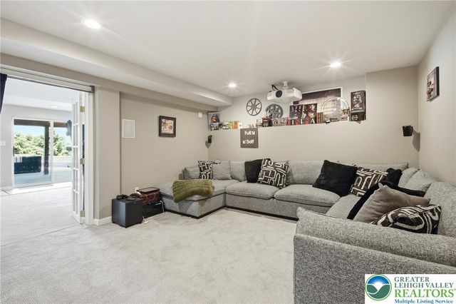 115 West Butternut Road, Williams Twp, PA 18055