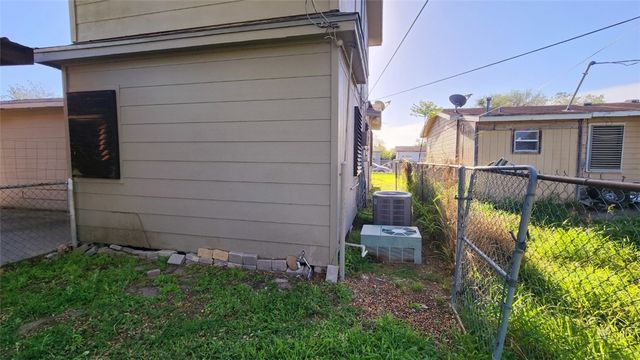 4313 Moravian Dr, Corpus Christi, TX 78411