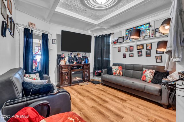 107 Bidwell Avenue, Jersey City, NJ 07305