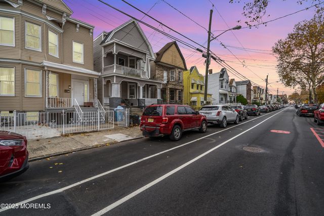 107 Bidwell Avenue, Jersey City, NJ 07305
