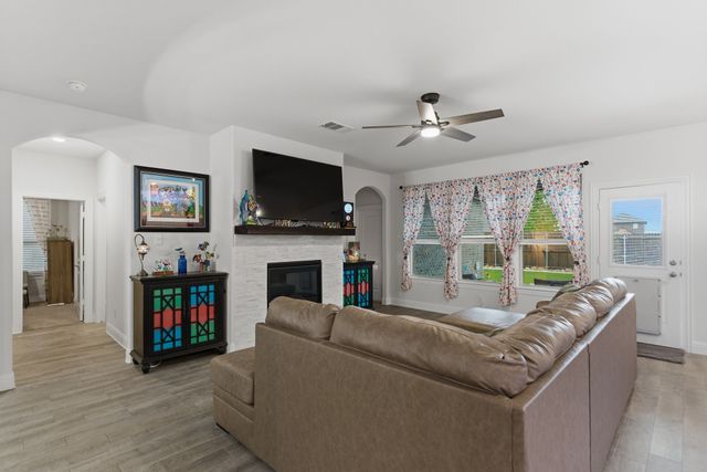 2900 Faro Road, Aubrey, TX 76227
