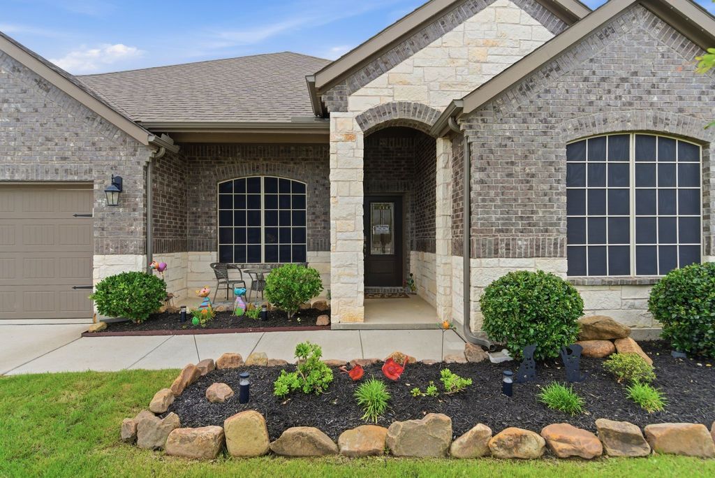 2900 Faro Road, Aubrey, TX 76227