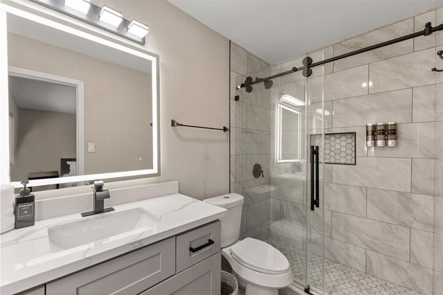 406 Christina Lane, Friendswood, TX 77546