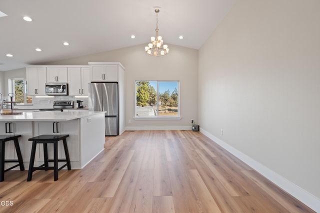 5391 NW Frank Way, Redmond, OR 97756
