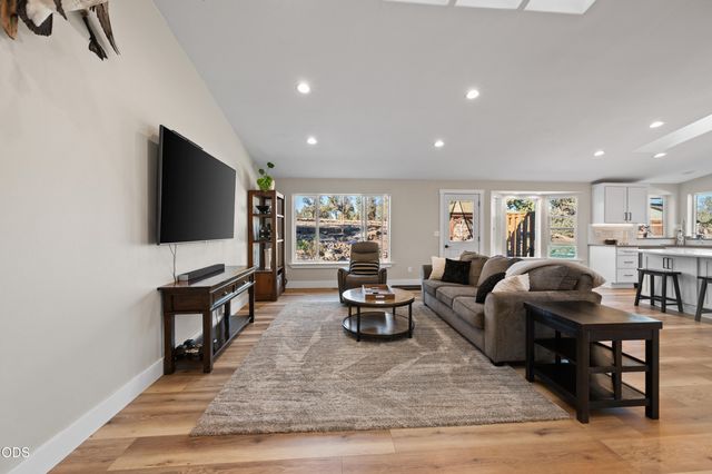 5391 NW Frank Way, Redmond, OR 97756