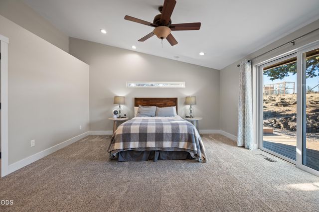 5391 NW Frank Way, Redmond, OR 97756