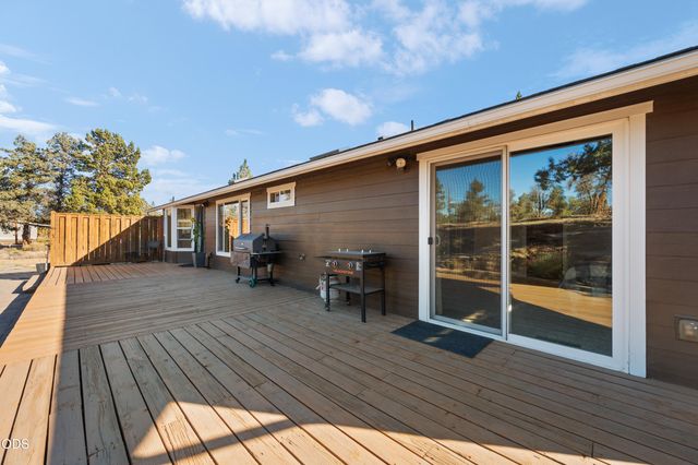 5391 NW Frank Way, Redmond, OR 97756