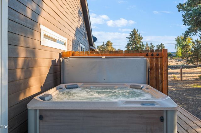 5391 NW Frank Way, Redmond, OR 97756