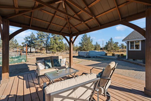 5391 NW Frank Way, Redmond, OR 97756