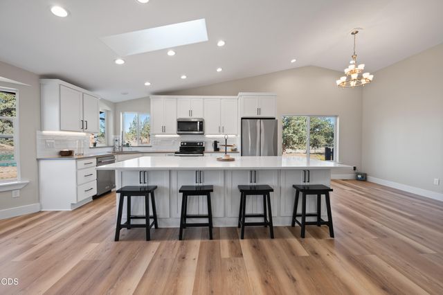 5391 NW Frank Way, Redmond, OR 97756