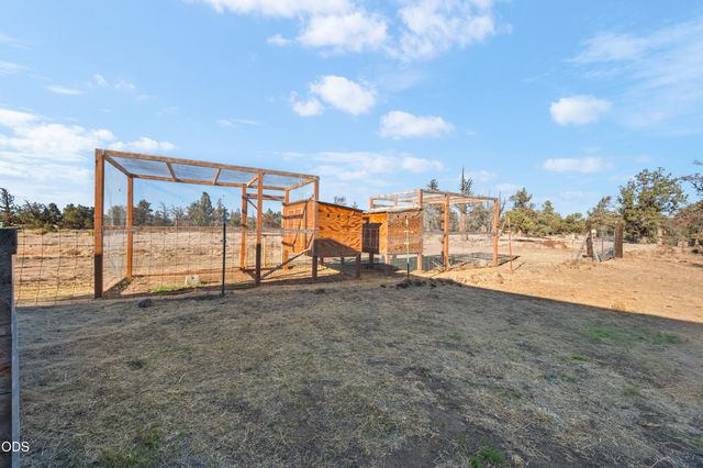 5391 NW Frank Way, Redmond, OR 97756