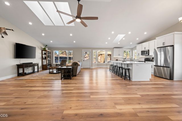 5391 NW Frank Way, Redmond, OR 97756