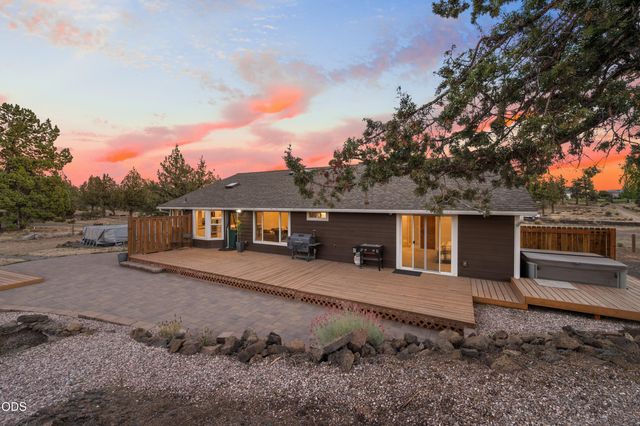 5391 NW Frank Way, Redmond, OR 97756