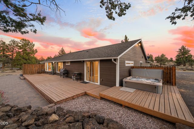 5391 NW Frank Way, Redmond, OR 97756