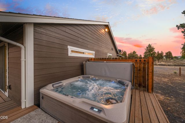 5391 NW Frank Way, Redmond, OR 97756