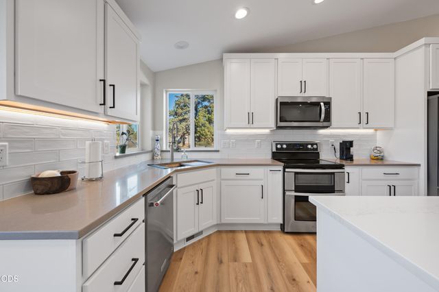5391 NW Frank Way, Redmond, OR 97756