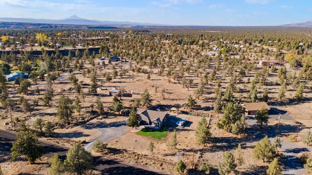 5391 NW Frank Way, Redmond, OR 97756