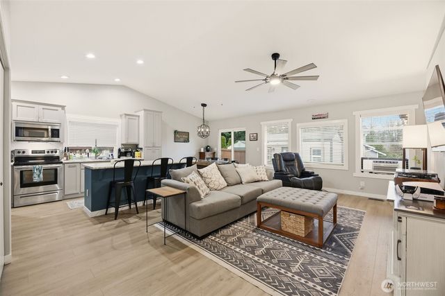 9615 9th St SE, Lake Stevens, WA 98258