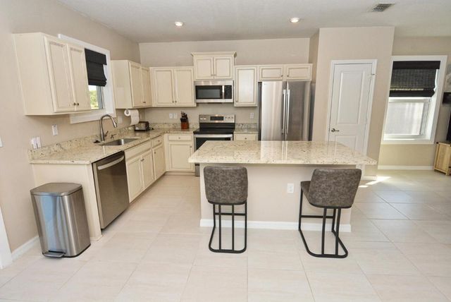 3524 Carriage Pointe Circle, Fort Pierce, FL 34981