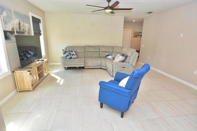 3524 Carriage Pointe Circle, Fort Pierce, FL 34981