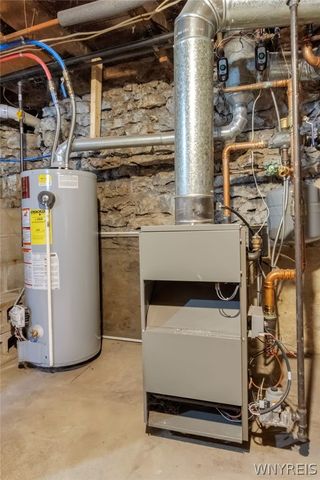 10885 Bodine Road, Clarence, NY 14031