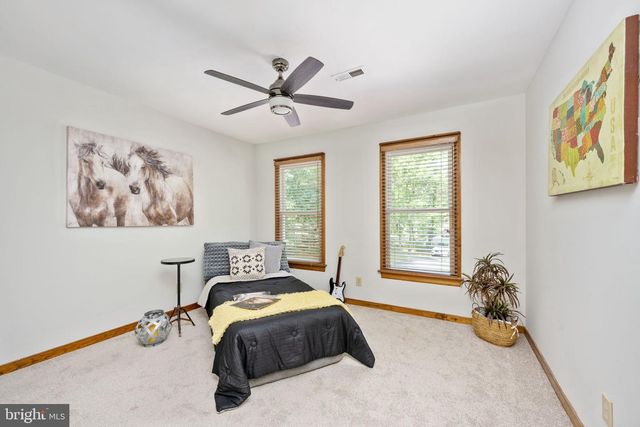 373 LAND OR DR, Ruther Glen, VA 22546