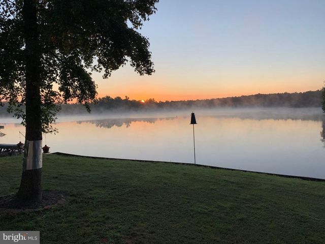 373 LAND OR DR, Ruther Glen, VA 22546