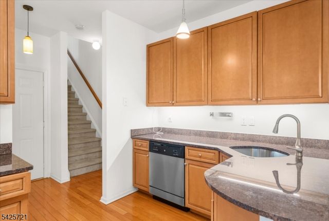 22 Samson Dr, Raritan Twp., NJ 08822