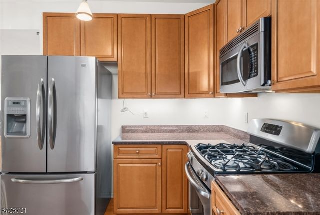 22 Samson Dr, Raritan Twp., NJ 08822