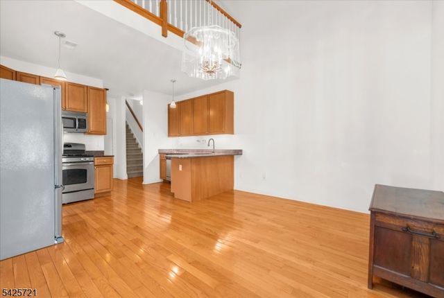 22 Samson Dr, Raritan Twp., NJ 08822