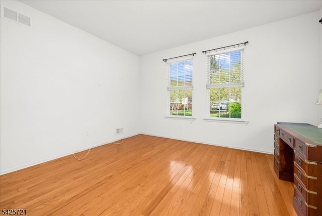 22 Samson Dr, Raritan Twp., NJ 08822