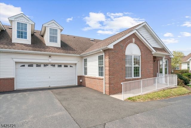 22 Samson Dr, Raritan Twp., NJ 08822