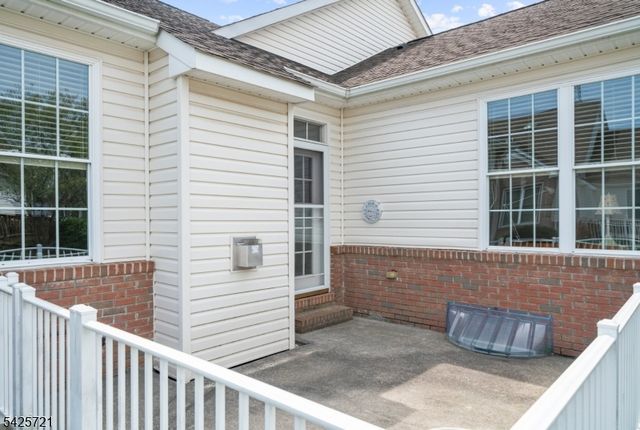 22 Samson Dr, Raritan Twp., NJ 08822