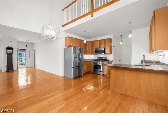 22 Samson Dr, Raritan Twp., NJ 08822