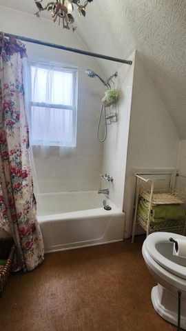 1220 Spring Valley Drive, Huntington, WV 25701