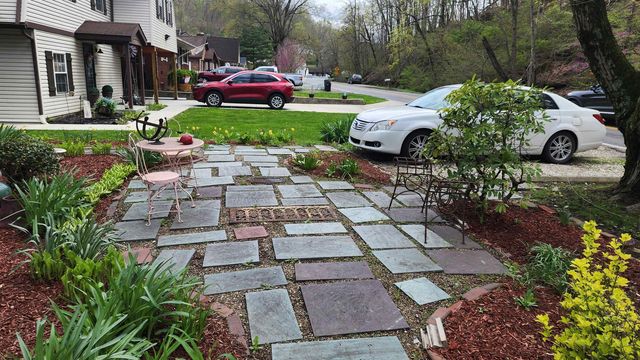 1220 Spring Valley Drive, Huntington, WV 25701