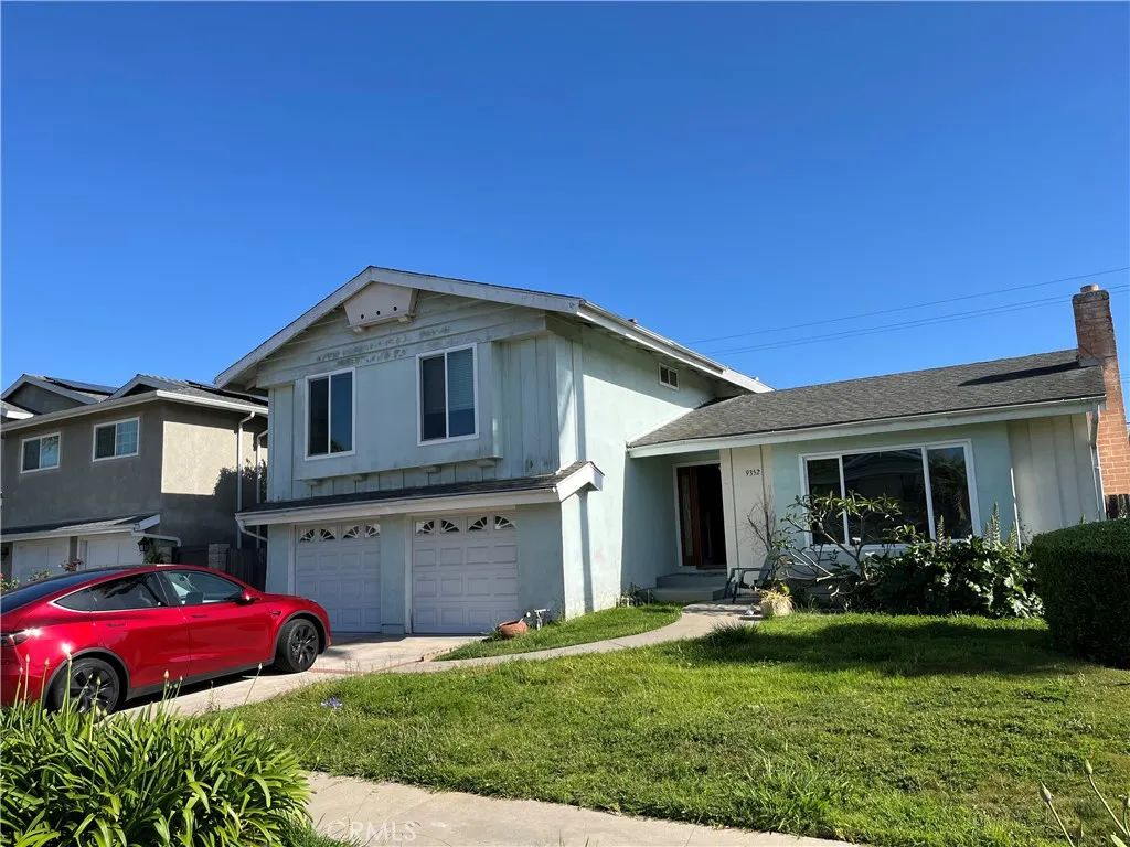 9352 MOKIHANA Drive, Huntington Beach, CA 92646