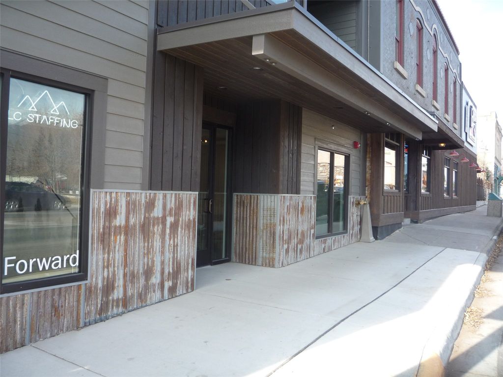 638 Nucleus Avenue 101, Columbia Falls, MT 59912 photo 2