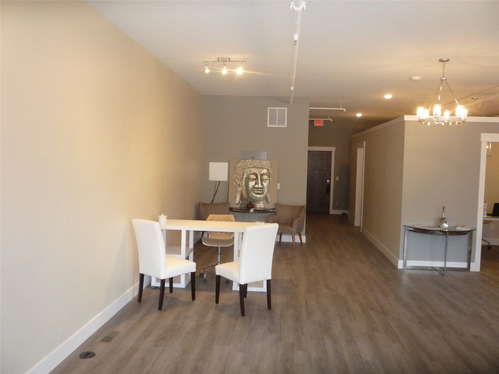 638 Nucleus Avenue 101, Columbia Falls, MT 59912 photo 5