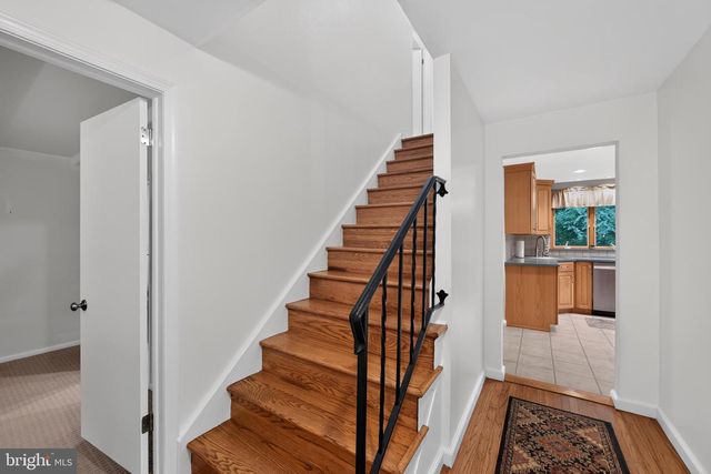 37 N LONGPOINT LN, Rose Valley, PA 19063