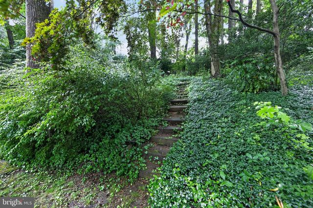 37 N LONGPOINT LN, Rose Valley, PA 19063