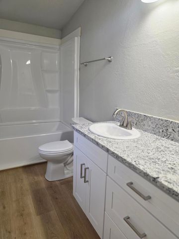 633 E Archwood Drive UNIT 70, Eagle Point, OR 97524