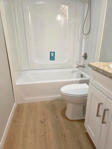 633 E Archwood Drive UNIT 70, Eagle Point, OR 97524