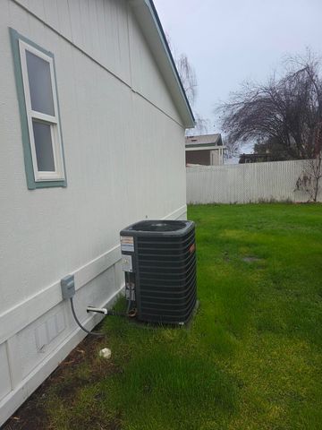 633 E Archwood Drive UNIT 70, Eagle Point, OR 97524