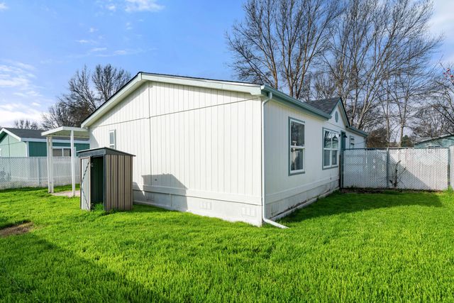 633 E Archwood Drive UNIT 70, Eagle Point, OR 97524