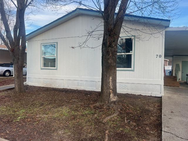 633 E Archwood Drive UNIT 70, Eagle Point, OR 97524