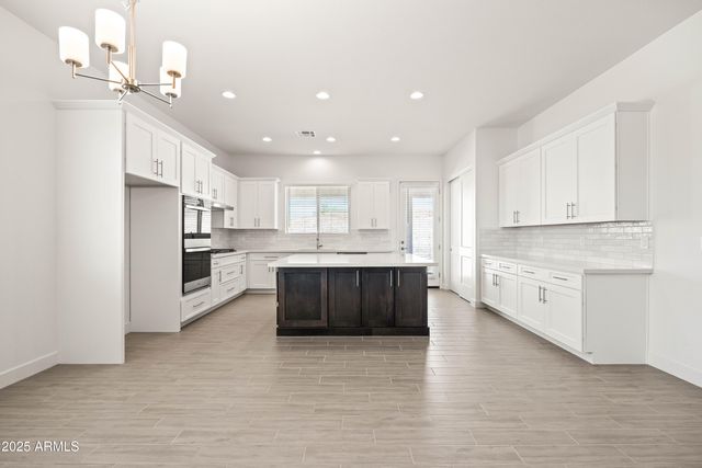 9263 W LIMESTONE MOUNTAIN Drive, Casa Grande, AZ 85194